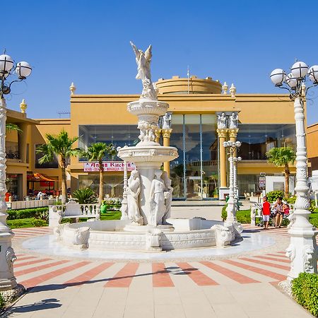 Titanic Palace Families And Couples Only Hurghada Extérieur photo Fountain at the entrance of the resort
