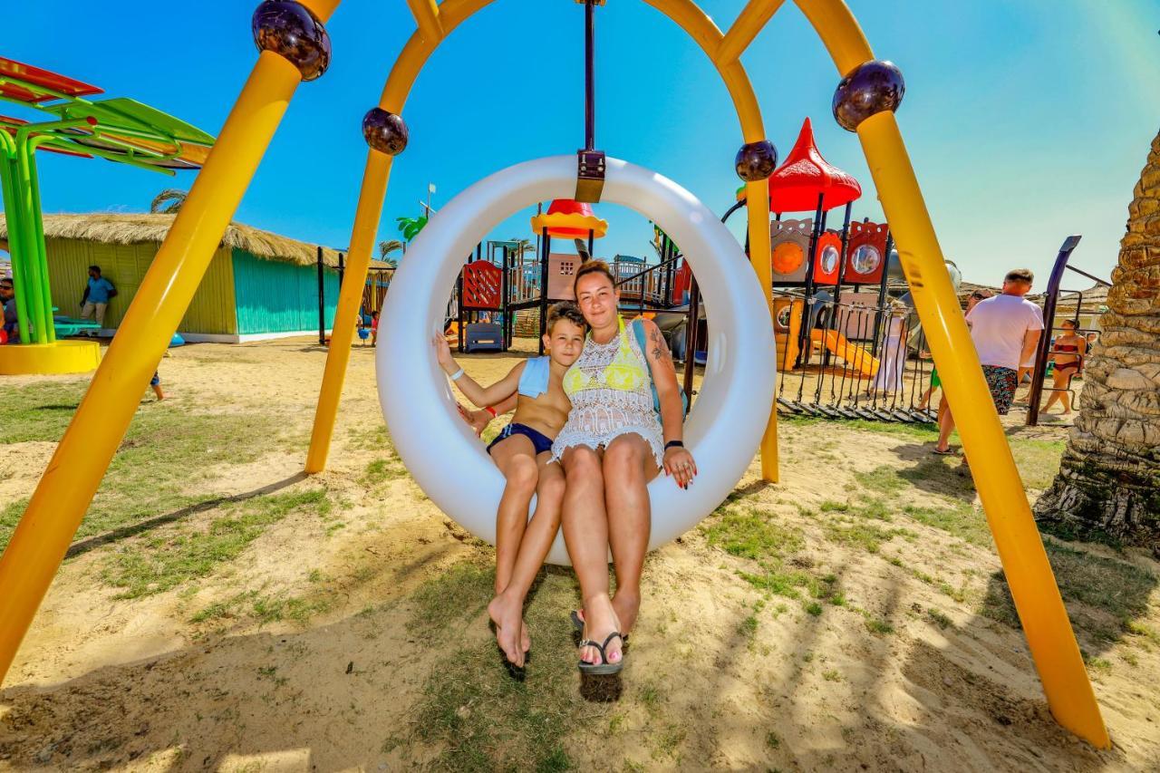 Titanic Palace Families And Couples Only Hurghada Extérieur photo Playground in the park