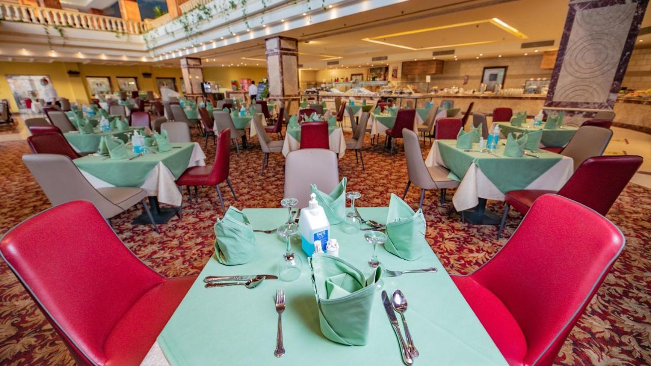 Titanic Palace Families And Couples Only Hurghada Extérieur photo The restaurant