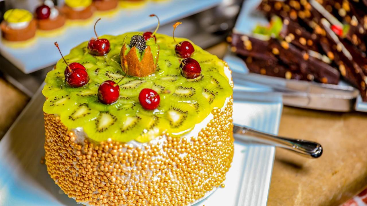 Titanic Palace Families And Couples Only Hurghada Extérieur photo A cake